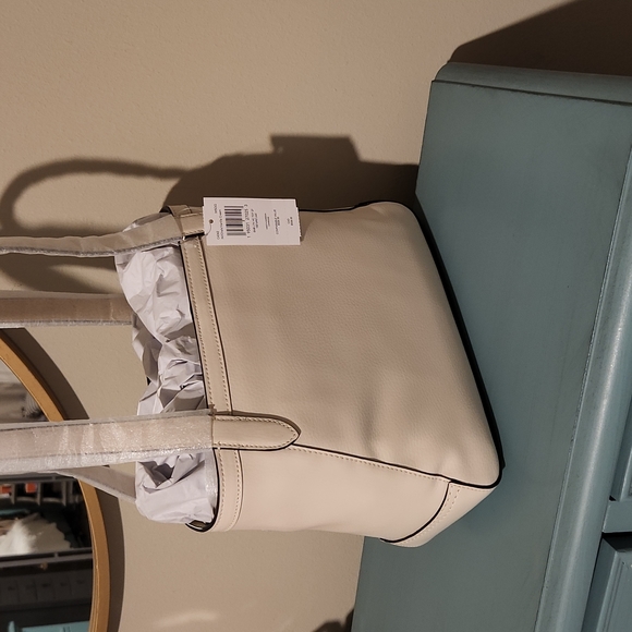 NWT new chalk, vanilla cream Coach bag leather purse (cream/yellow inside) - Picture 4 of 10